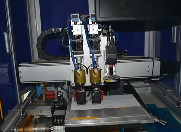 直線電機(jī)應(yīng)用于自動(dòng)化補(bǔ)強(qiáng)機(jī)